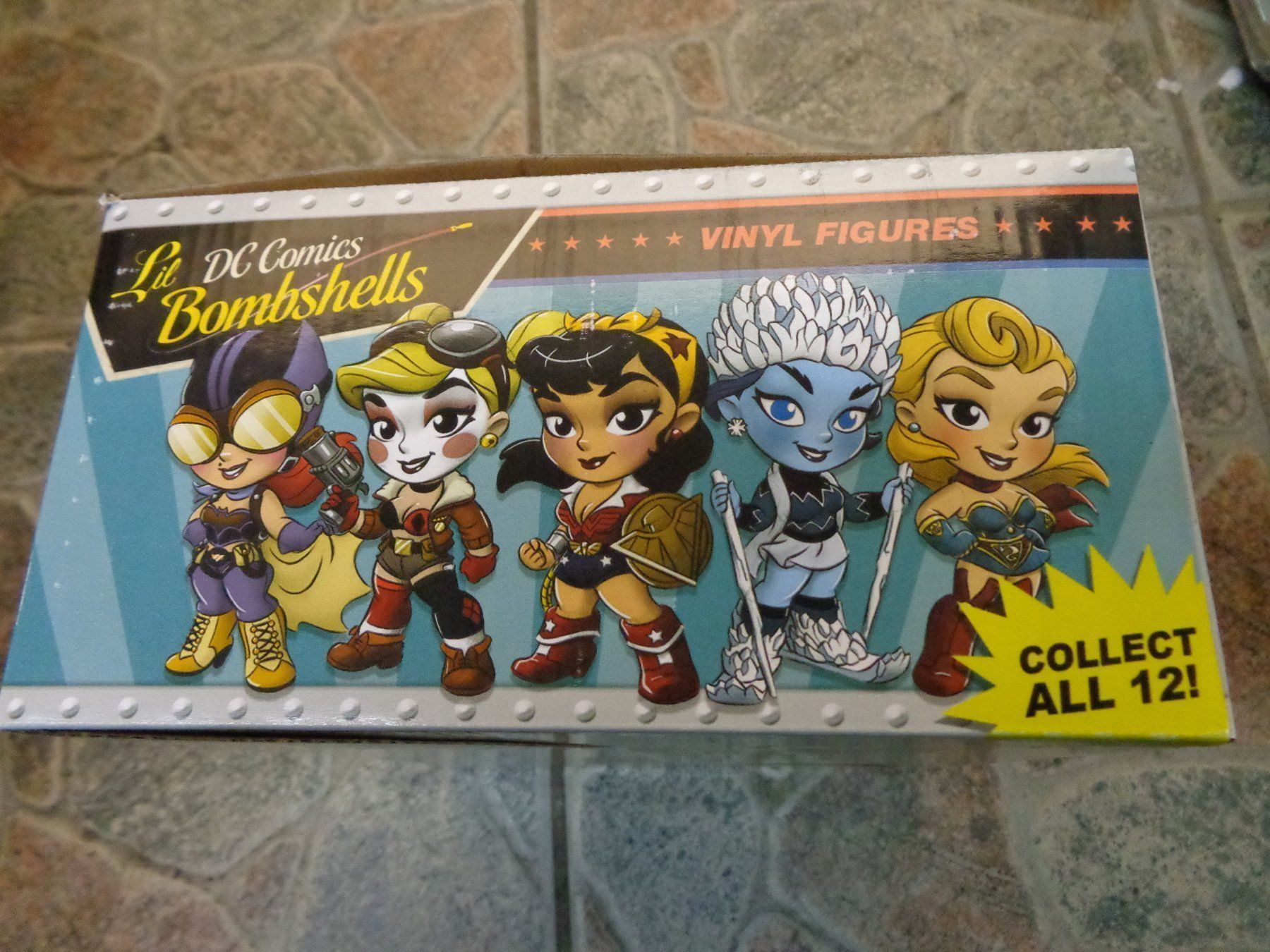 Statuette: DC COMICS LIL BOMBSHELLS FIGUREN DISPLAY – Nuovo e nell'imballaggio originale da Olten venduto da Disc-Ausverkauf 2
