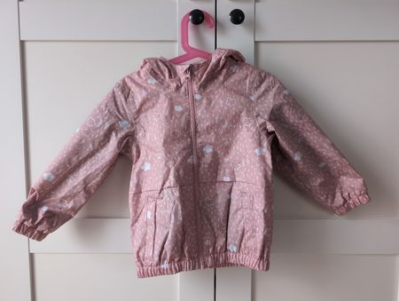 Quechua Regenjacke, Gr. 92, rosa mit Wolkenmuster