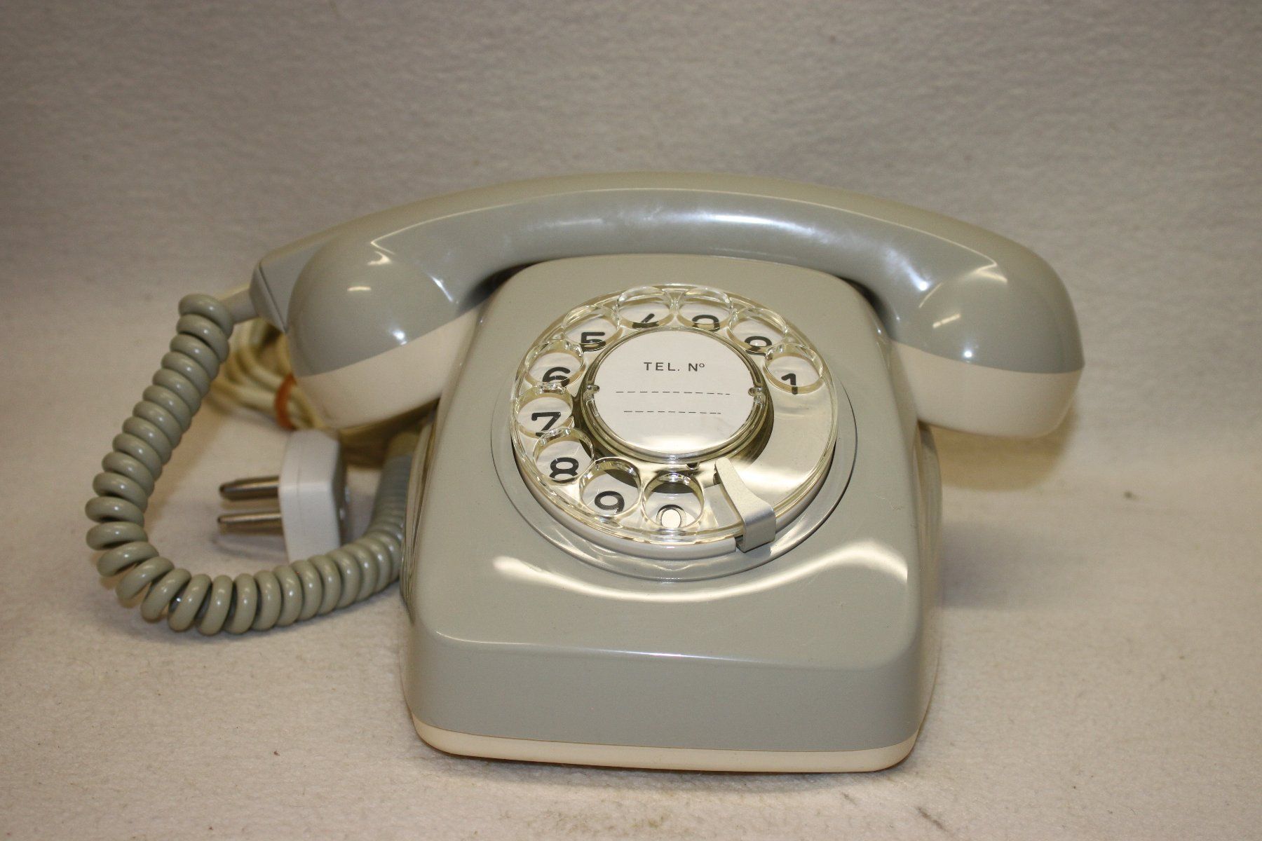 Telefone: Tisch Telefon – Gebraucht aus Thun von Fbchm