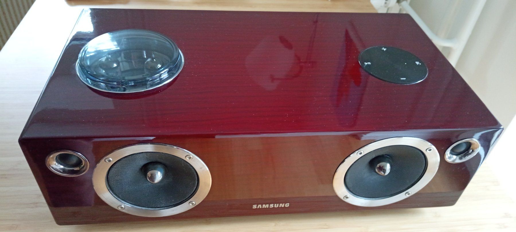 Samsung Docking station: Samsung DA-E750 Dock Bluetooth / Apple Airplay Lautspreche – Difettoso da Zürich venduto da lps7845