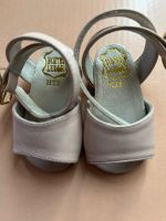 Neue Schuhe aus Leder, ca. 8 cm.