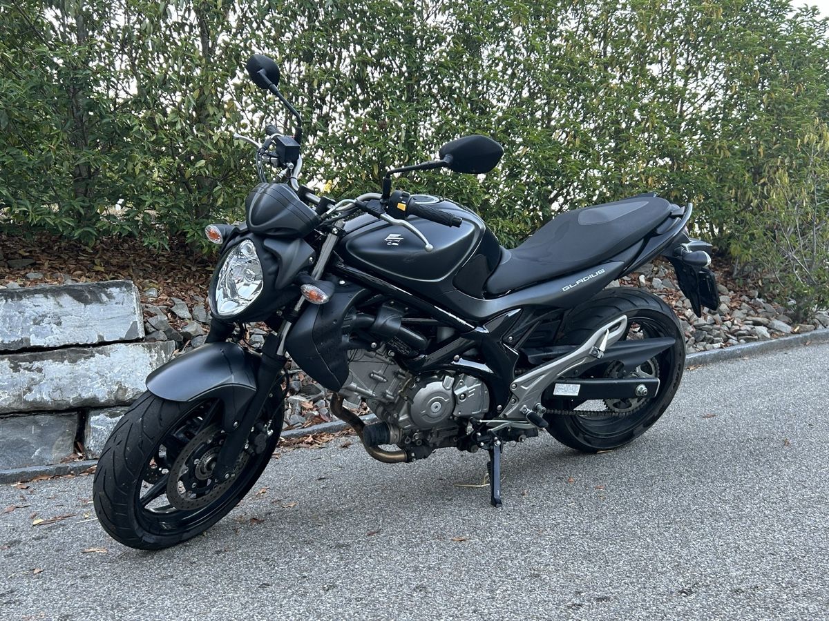 Suzuki Strada: Motorrad Suzuki Gladius – Usato da Kriechenwil venduto da coolmaster5