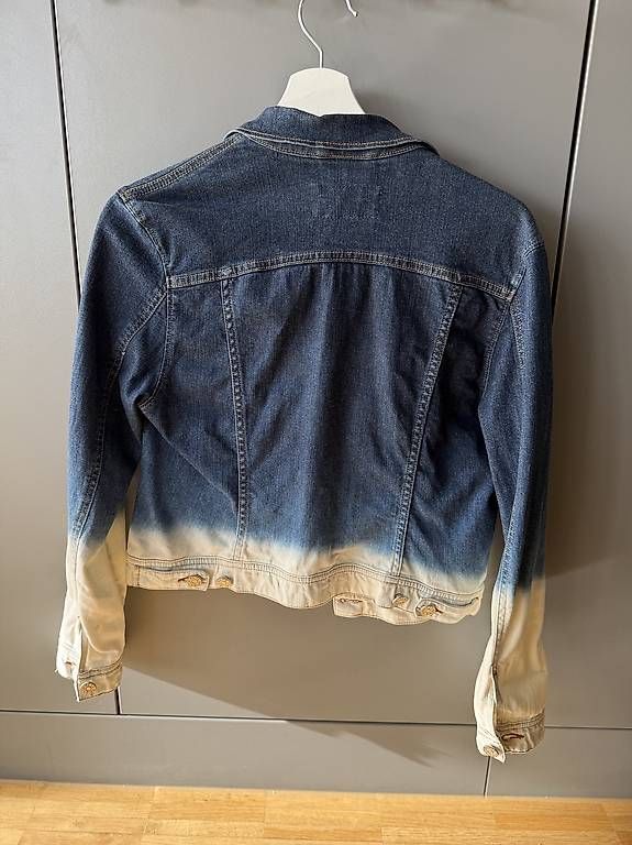 Acne Studios Jacken: Acne Studios Jeansjacke Gr. 36 - Ombre Look – Gebraucht aus Wallisellen von spirited24 1