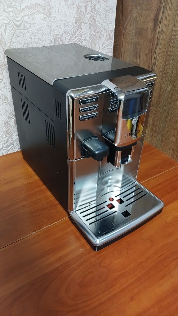 Saeco Macchine per caffè & Macchine per espresso: Saeco Incanto  – Usato da Sarnen venduto da Laut_musik 1