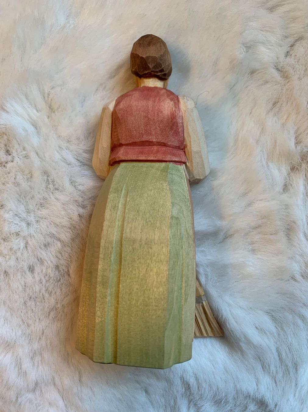 Statuette: Frau mit Besen, Huggler Brienz, Krippenfigur, Holz – Usato da Kloten venduto da petrol5555 1