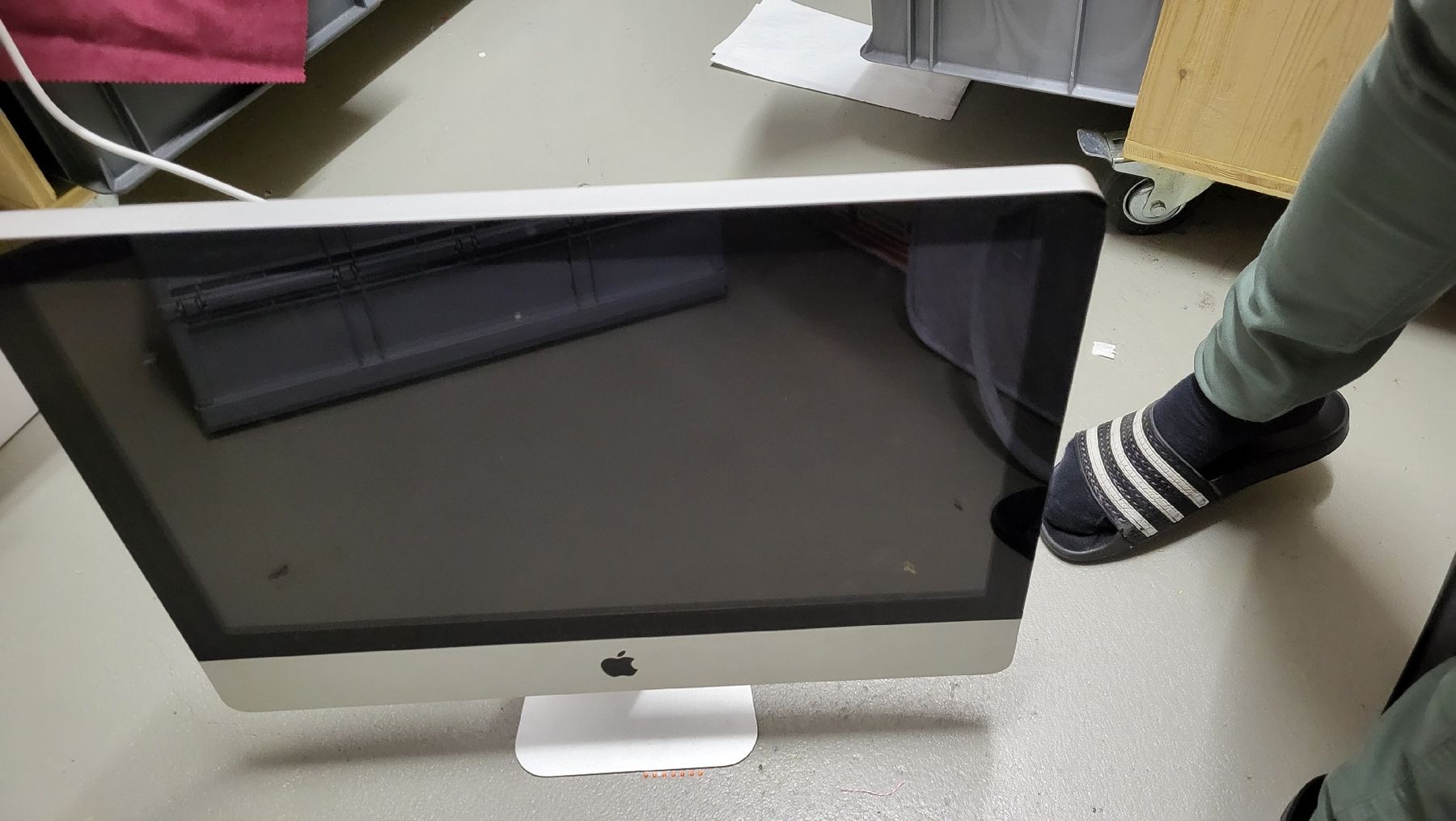 Apple PC: iMac 21.5", Model A1311 – Usato da Strengelbach venduto da maskil