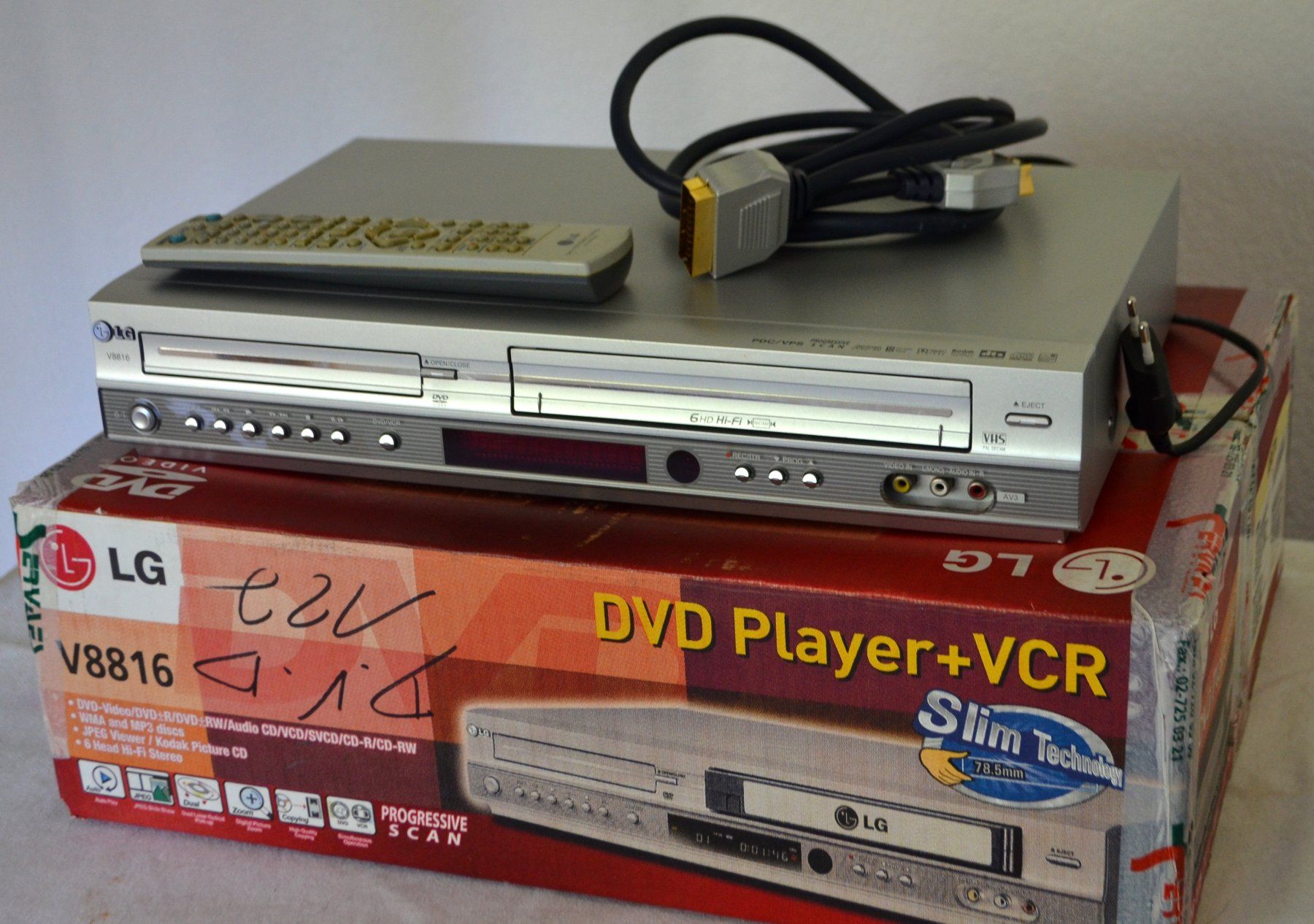 LG Registratori: Combo DVD/ VHS LG V8816 – Nuovo e nell'imballaggio originale da Collonges venduto da arashee