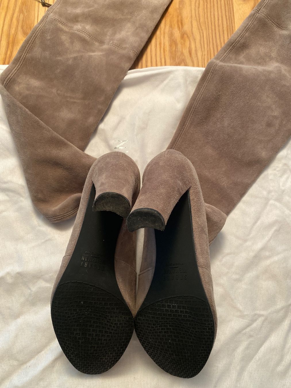 Stuart Weitzman Chaussures femmes: Stuart Weitzmann Overknee Stiefel in grau – D'occasion à Urdorf par Ladivina 2
