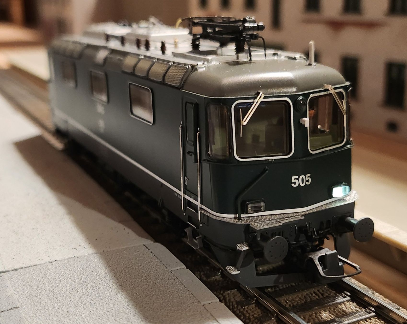 Roco Modellini di ferrovie: Roco BLS Re 420 505 DCC Sound – Nuovo (secondo la descrizione) da Wittenwil venduto da ced_q8j7 7
