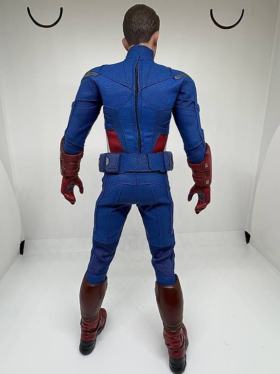 Hot Toys Statuette: Hot toys - Captain America 2012 Version – Usato da Horn venduto da tantor7 3