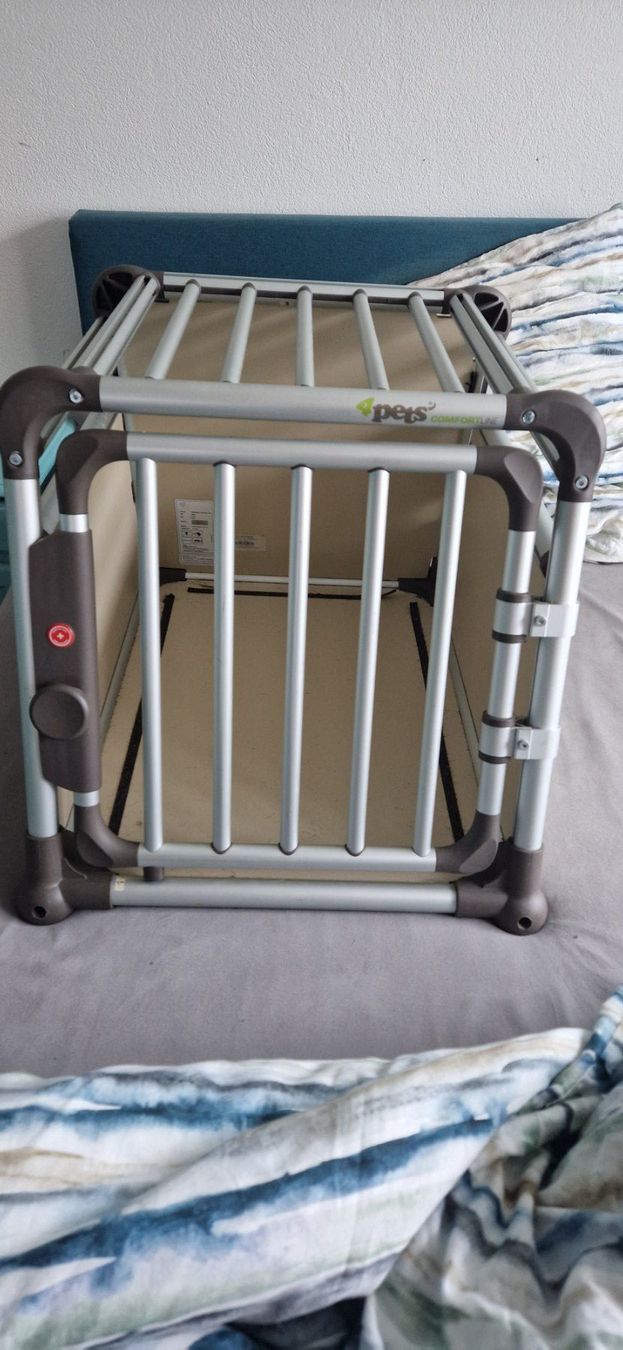 4pets Gabbie, trasporto & Sicurezza: Hunde Transportbox – Usato da Zeihen venduto da eve_5qtz