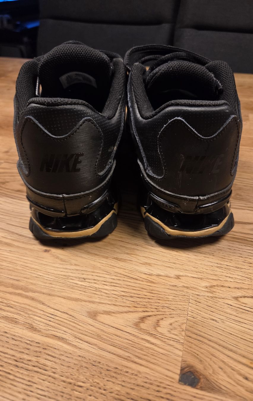 Nike Herrenschuhe: Nike Trainer Gr. 40.5 Neuwertig  – Gebraucht aus Hinwil von Nicen 3