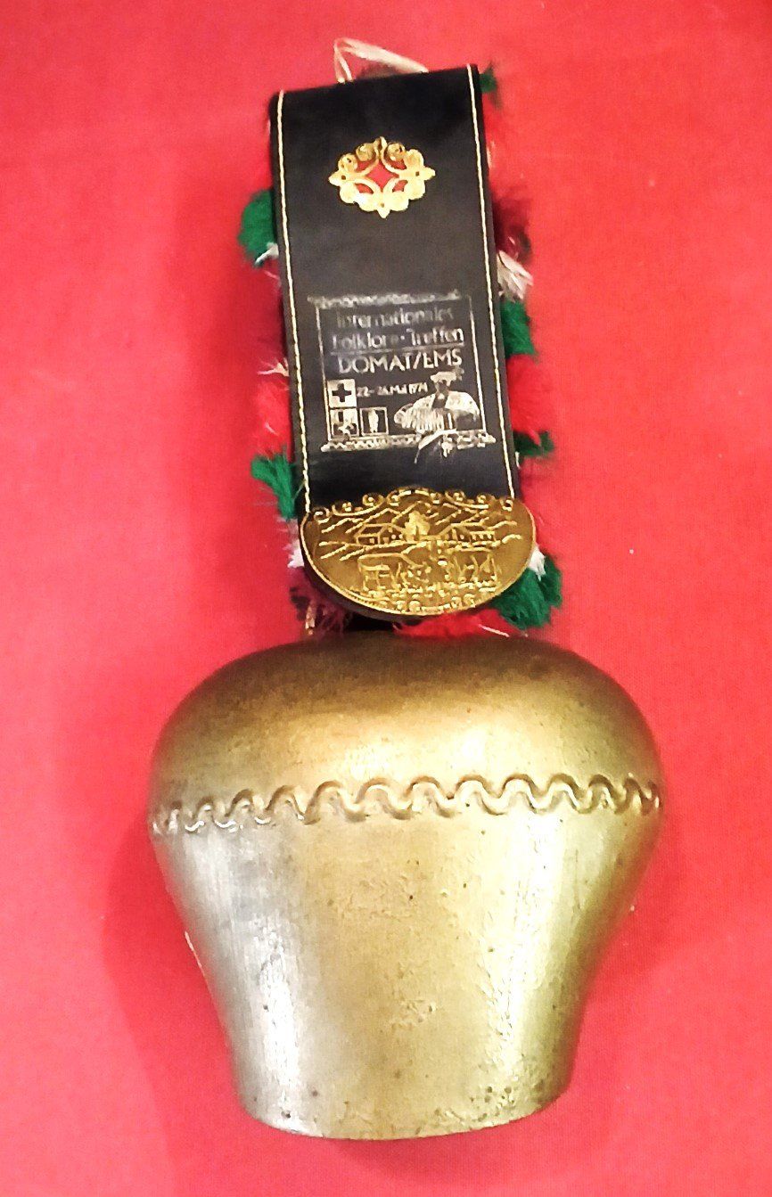 Campanacci mucche: Jolie cloche folklorique – Nuovo (secondo la descrizione) da LE MONT-SUR-LAUSANNE venduto da CHOCO04