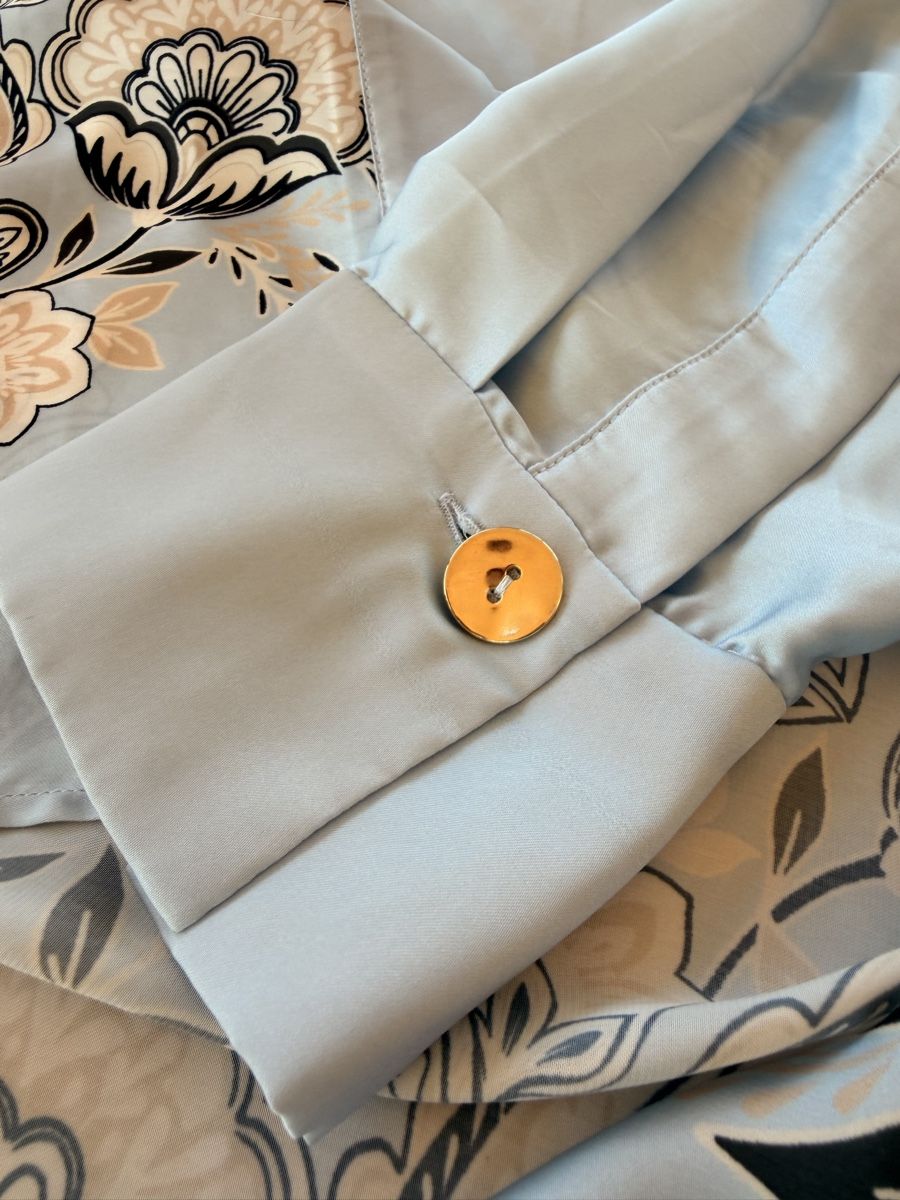 Zara Camicette: Zara oversized Satin Bluse in hellblau Gr.S – Usato da Altendorf venduto da PiaLang 4