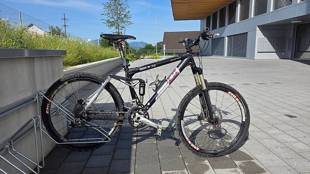 Velos: Mountainbike RedBull Werks ES (Fully)ShimanoXT/RockShoxM/L – Gebraucht aus Altendorf von NikoHatzi 4