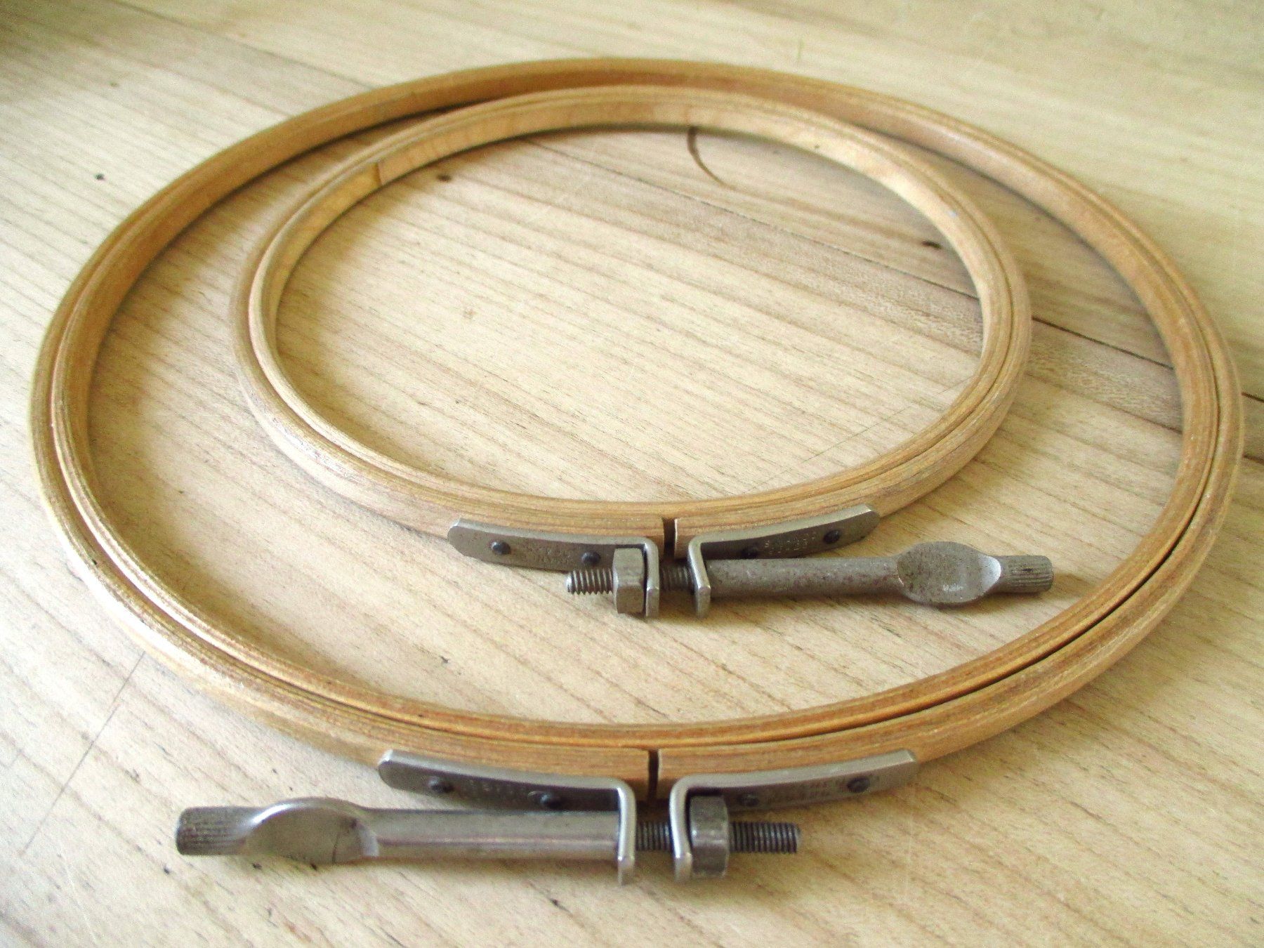 2 Stickrahmen Stickring Holz Mid Century 50er (Gebraucht) in ...