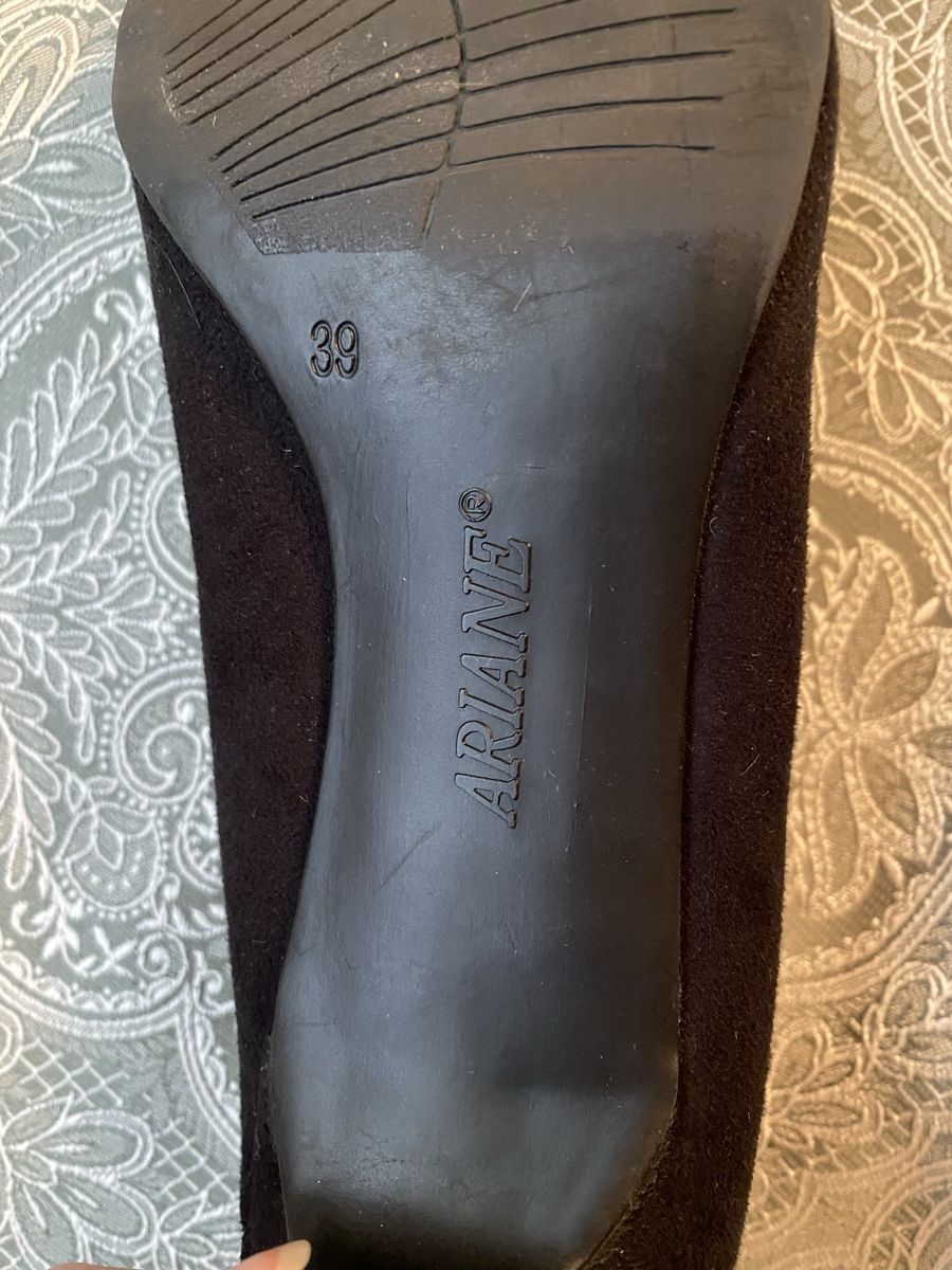 Damenschuhe: Kitten Heels, Marke: Ariane, Grösse 39, schwarz – Gebraucht aus Siebnen von brocki.bebie 2