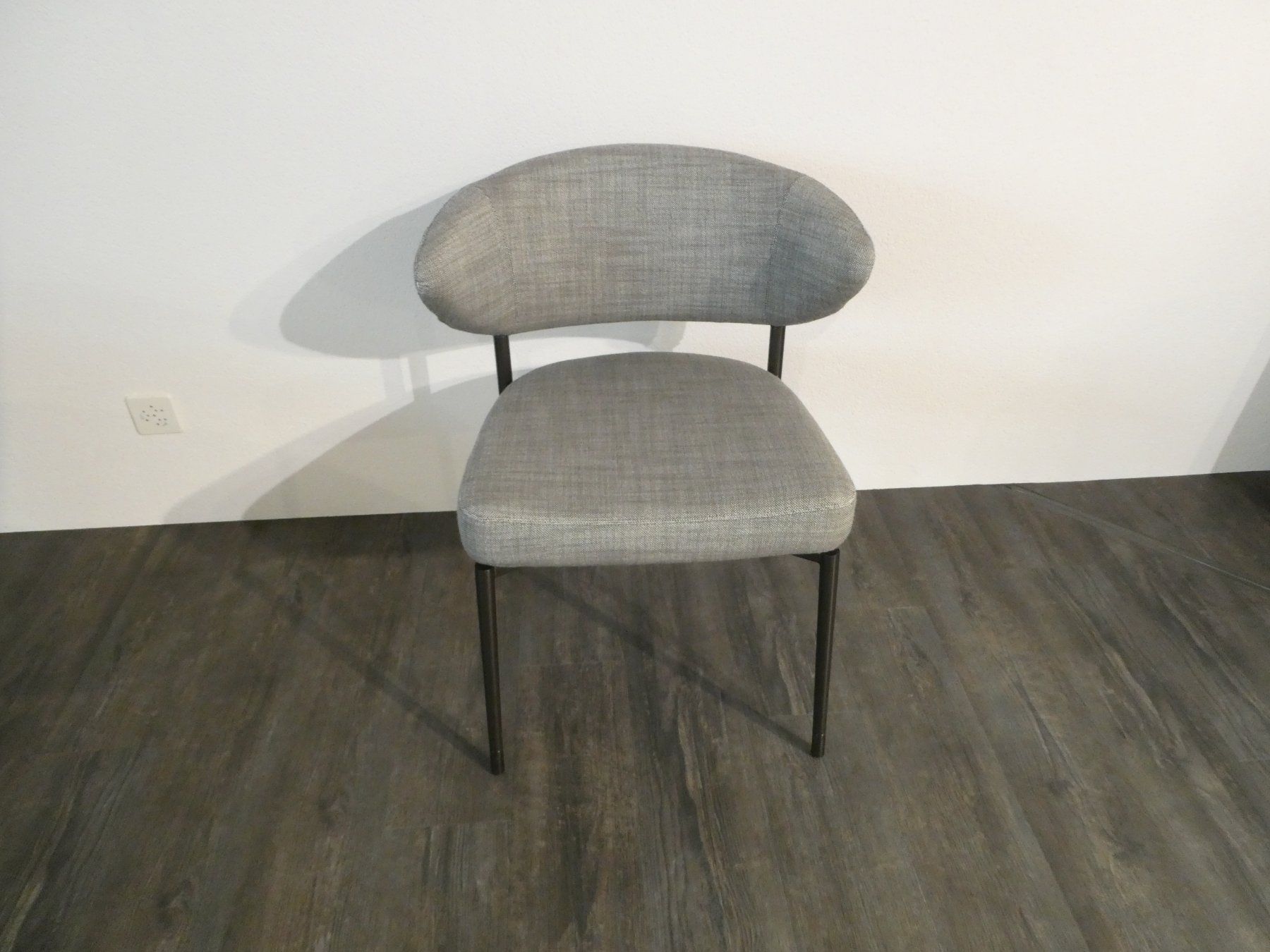 Minotti Chaises: Minotti 4 Esszimmerstühle Mills – Neuf (Voir description) à Wil SG par GAMMA_Wil 6