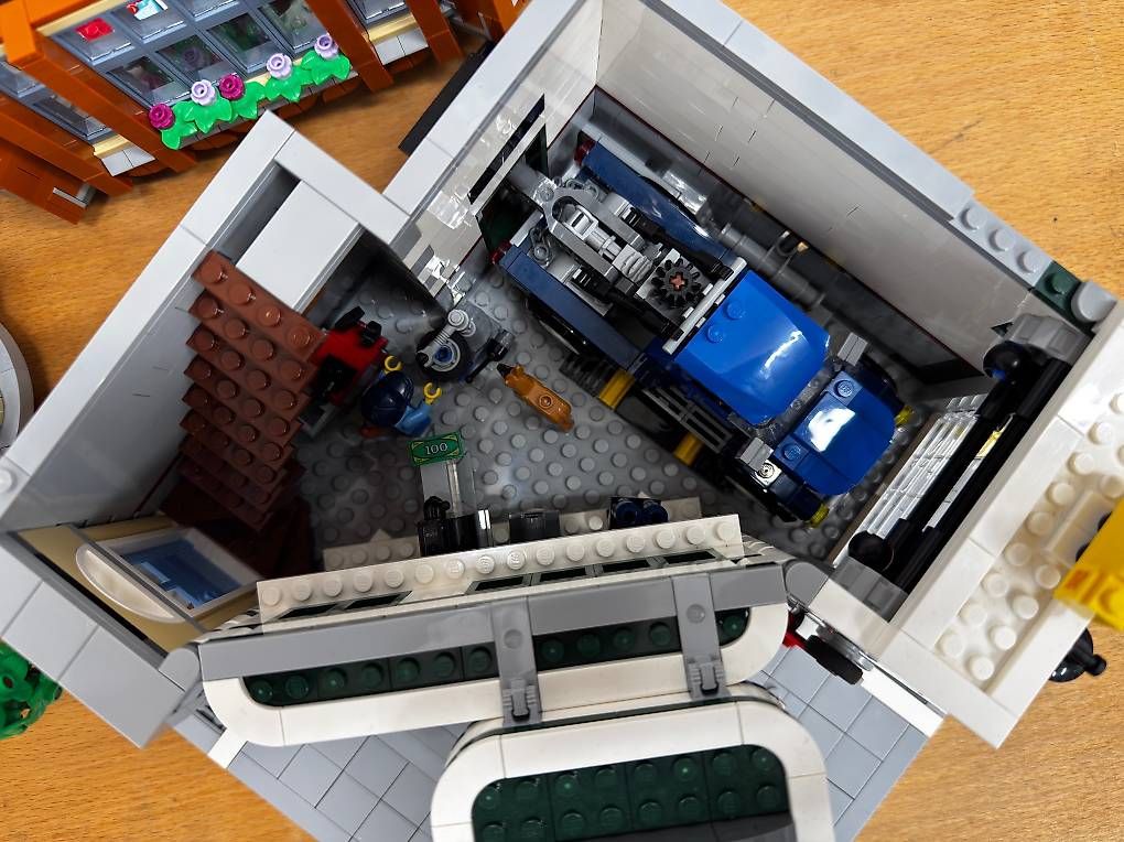 Lego Kit di costruzioni: Lego Creator Expert 10264 Eckgarage – Usato da Weiach venduto da Stevo_Levo 3