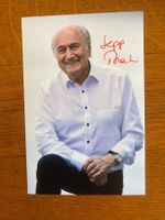 Sepp  Blatter  /  orig. unterschriebenes Foto