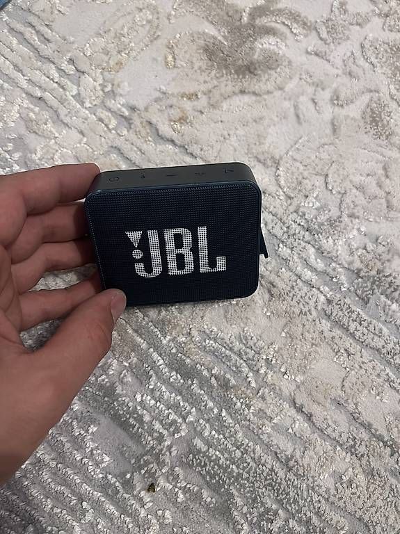 JBL Haut-parleurs: JBL GO Essential 2 Bluetooth Lautsprecher Schwarz – D'occasion à Spreitenbach par env_tk78
