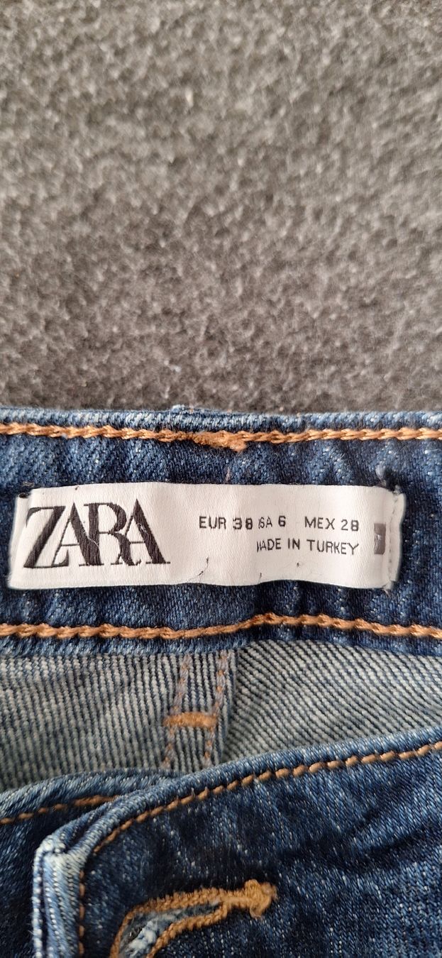 Zara Lots de vêtements: Jeans Zara+Shirt only – D'occasion à Mumpf par SwissDi 2