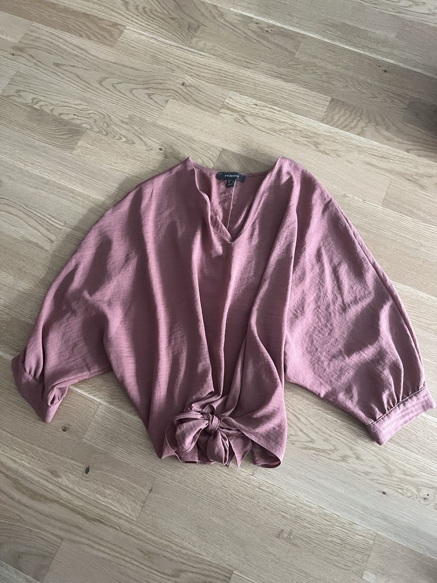 Camicette: Damen Bluse Grösse M rosa V-Ausschnitt – Usato da Thun venduto da pri_655z