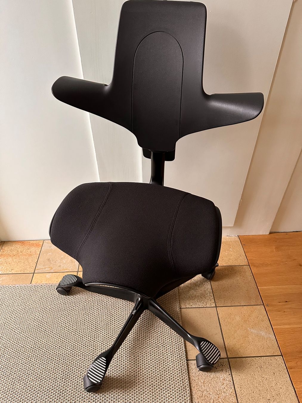 Håg Chaises: HAG Capisco Puls 8020 Schwarz – D'occasion à Baden par jegsroyal 2