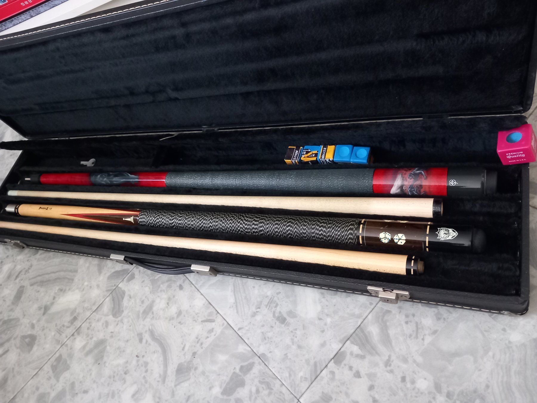 Stecche da biliardo: Billiard Queue Mc Dermott und Phöni X-13 mit grossem Koffer – Usato da Lindau venduto da san_kg2j 1