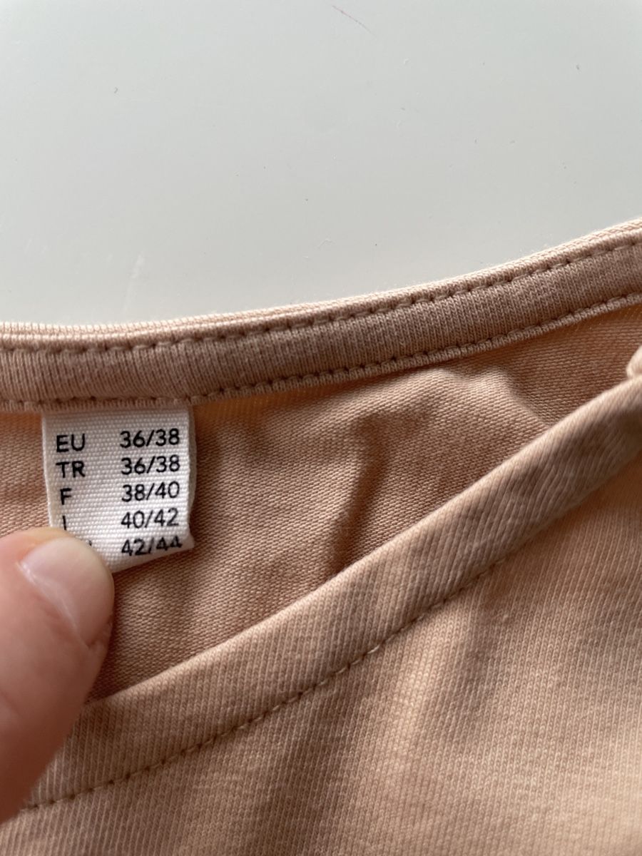 Tchibo T-Shirts: Tchibo Essentials Damen Shirt Gr. 36/38 Beige – Gebraucht aus Ennetbaden von Julia555 3