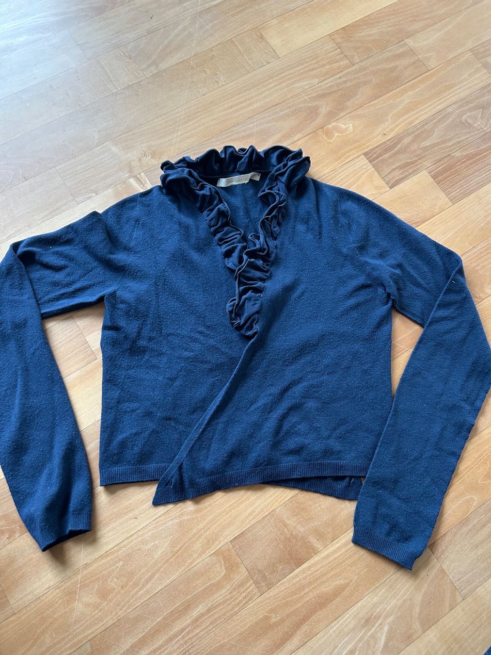 Bolero: Kurze Strickjacke zum Binden mit Rüschchen – Nuovo (secondo la descrizione) da Zollikon venduto da Moira55 1