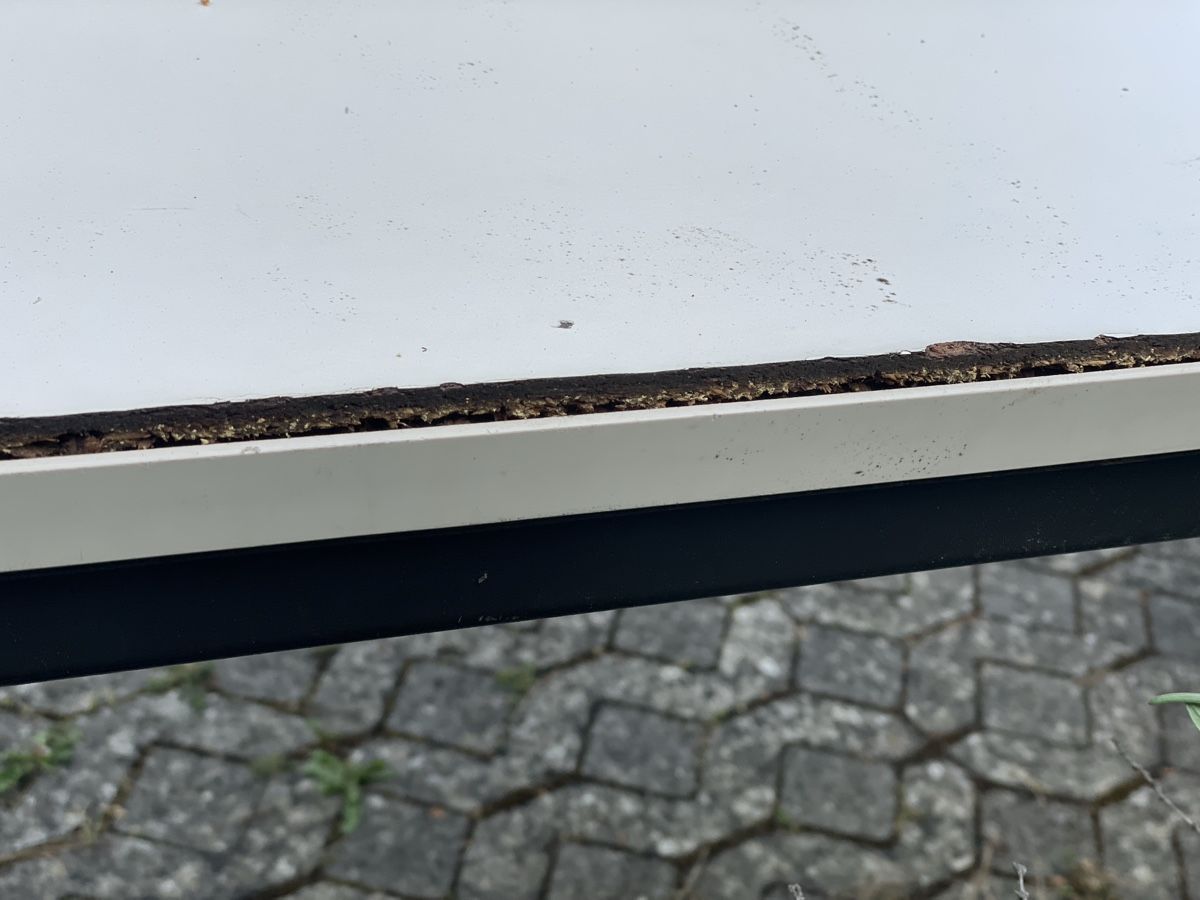 Scrivanie: GRATIS: gebrauchter Bürotisch mir Metallgestell – Usato da Berg TG venduto da Gianeja 3