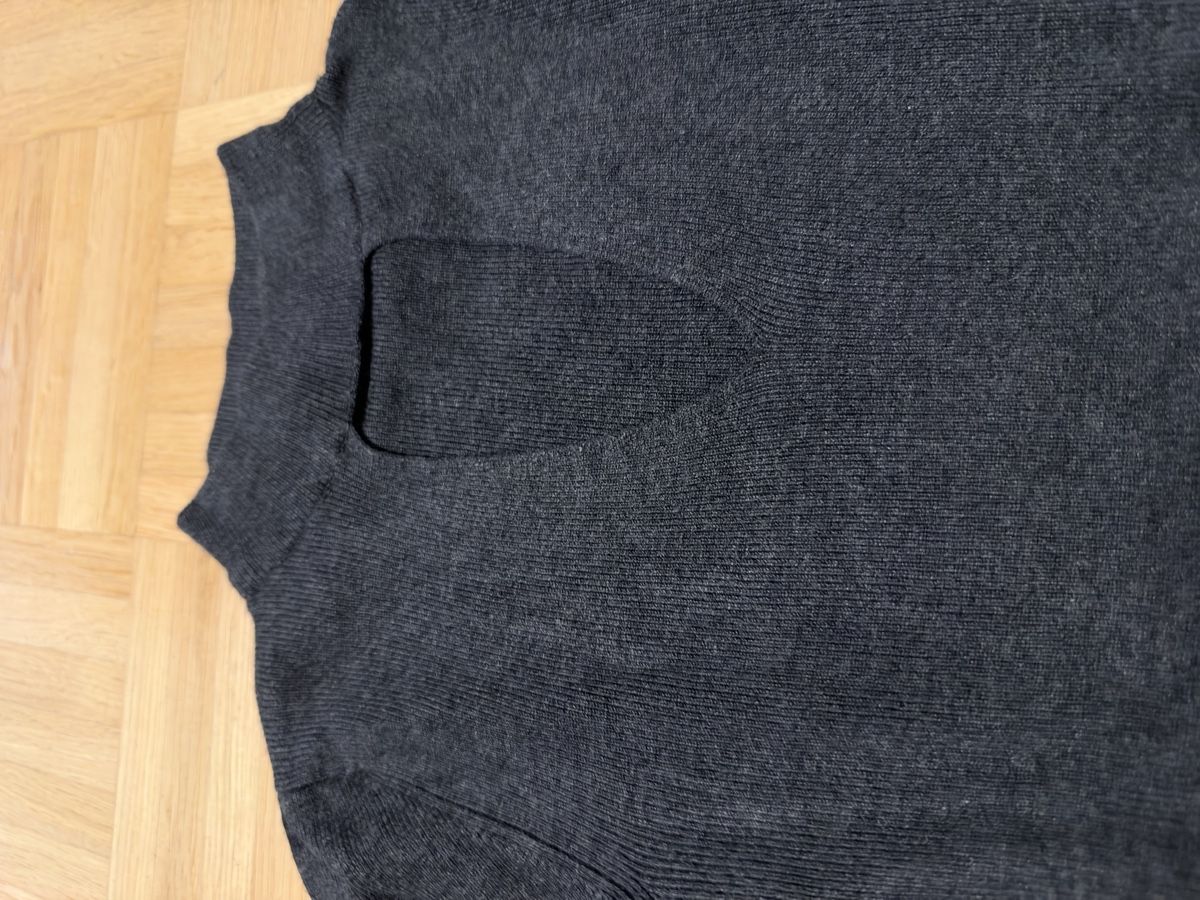 Pulls & Sweat-shirts: Neu Pullover dunkelgrau – Neuf (Voir description) à Biel/Bienne par Peeeep10 2
