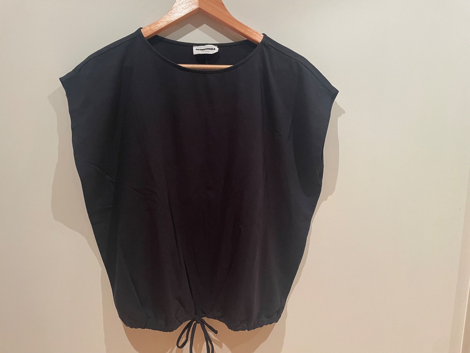 Armedangels T-shirts: Shirt von Armedangels – D'occasion à Arbon par mannamanna