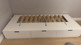 IKEA Bett mit Schubladen- MUSS bis 20.10 weg