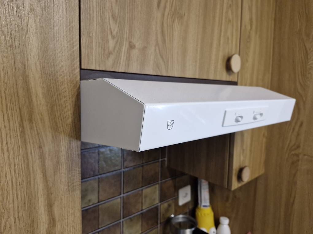 Hottes de ventilation: Dunstabzugshaube V-ZUG weiss – D'occasion à Wädenswil par Canubis 1