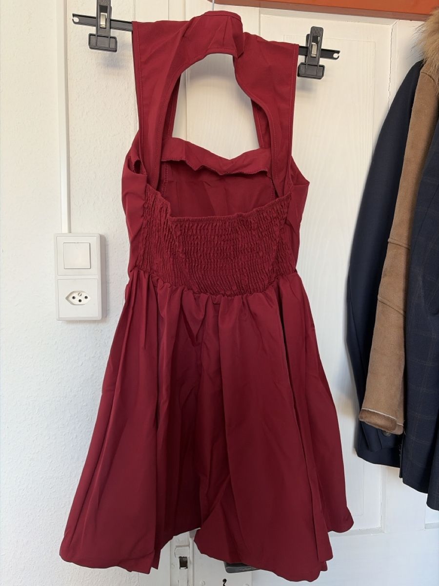Vestiti: Kleid rot Grösse S Neu  – Nuovo (secondo la descrizione) da Opfershofen TG venduto da dan_nxk8 1