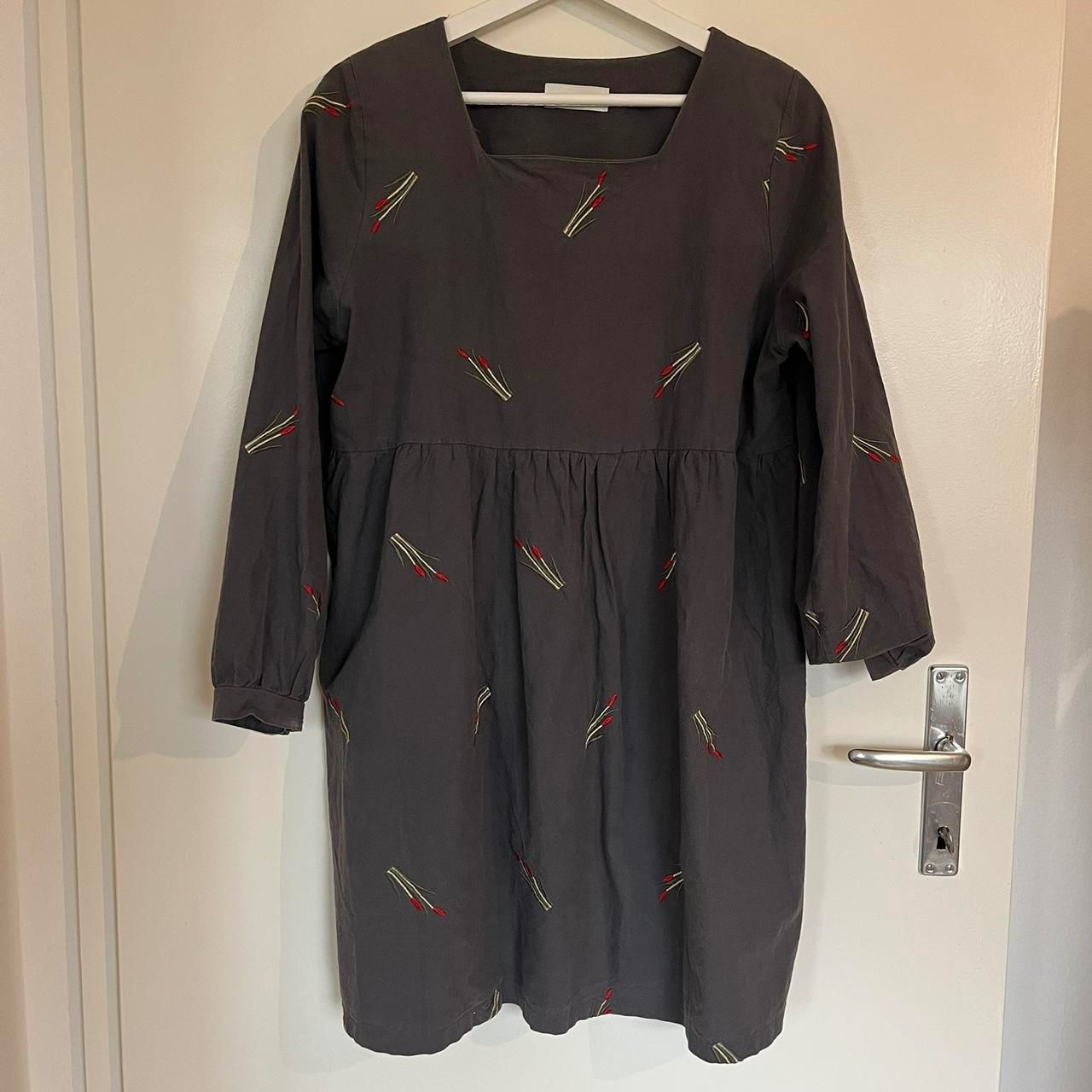 Vestiti: GREY EMBROIDERED DRESS – Usato da Bern venduto da michelle_c98
