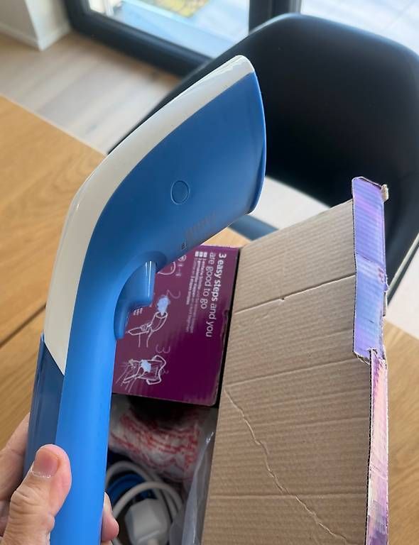 Ferri da stiro: Philips tragbare Dampfbürste, Brosse vapeur portable – Usato da Mont-sur-Lausanne venduto da jojoaja 2