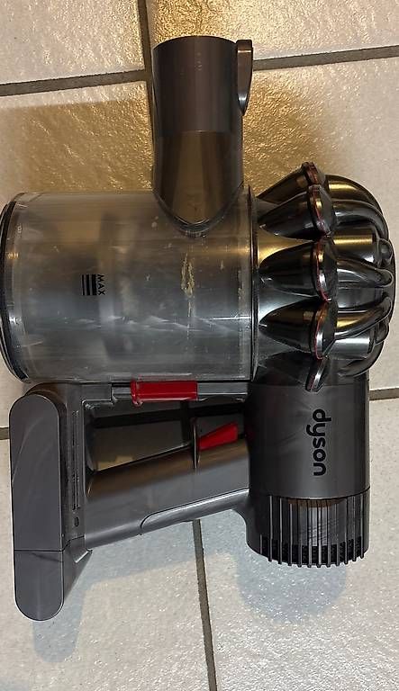 Aspirateurs & Accessoires: Dyson DC62 Staubsauger inkl. Zubehör – D'occasion à Sarnen par tom1117 1