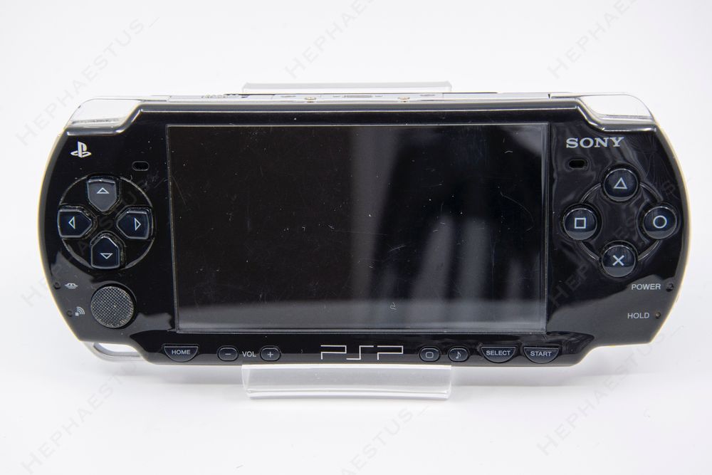 Sony PSP 3004 Slim Lite inkl. 3 Spielen, neuwertig aber ohne Akku