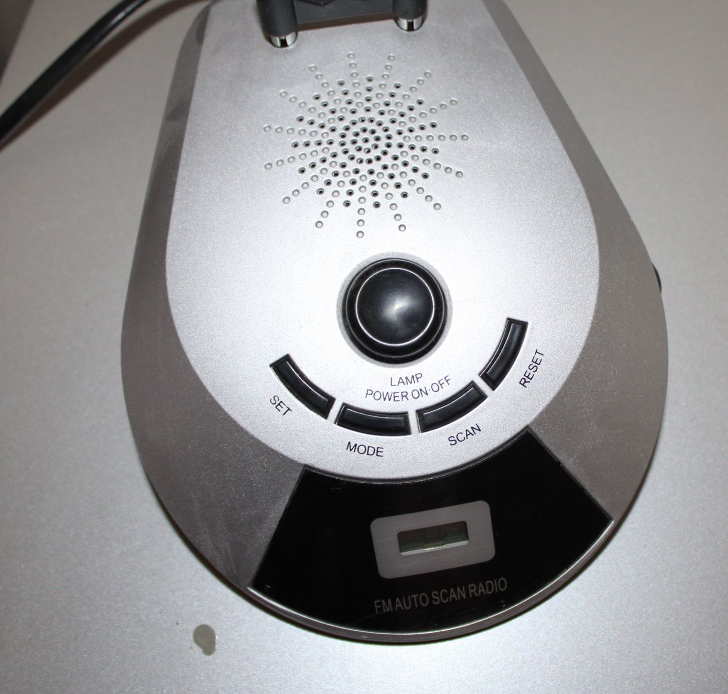 Lampade: Lampe mit FM Auto Scan Radio – Usato da Schaan venduto da antikes_und_kurioses 7