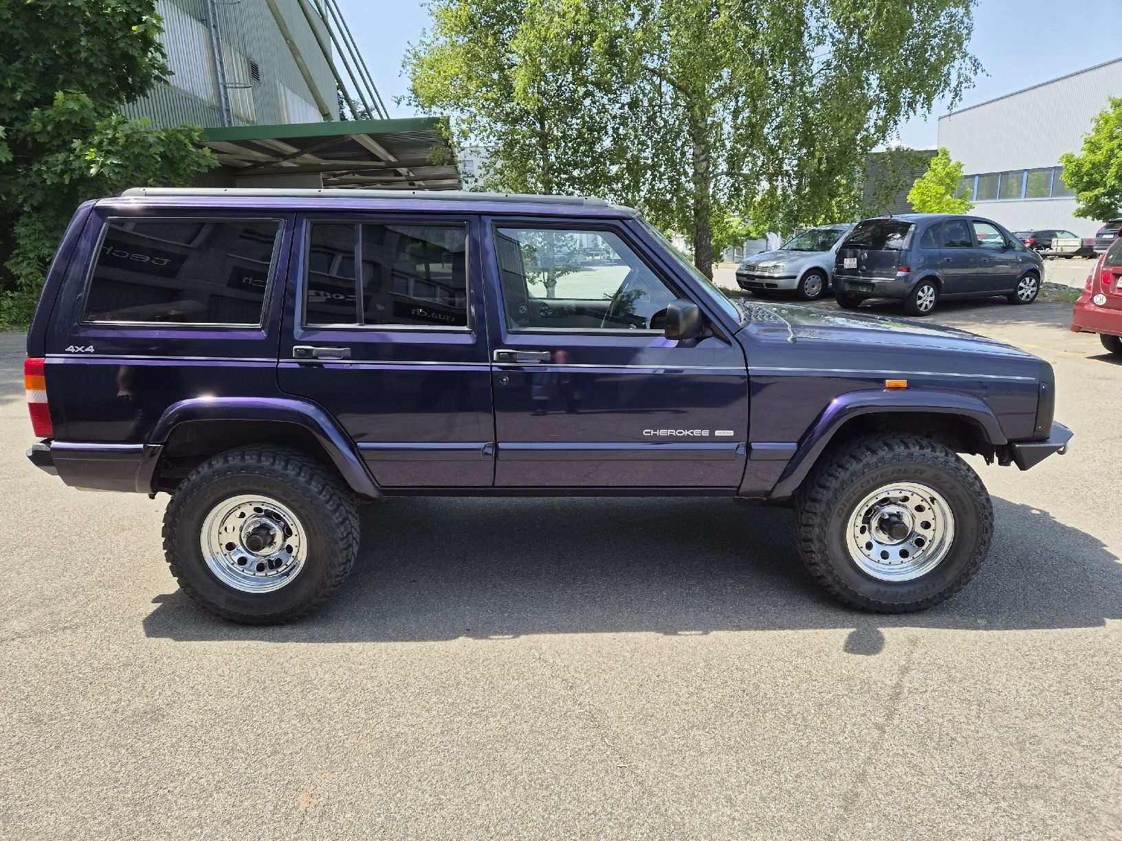 Jeep Autos: JEEP  CHEROKEE  4.0 L – D'occasion à St. Gallen par kratzki01