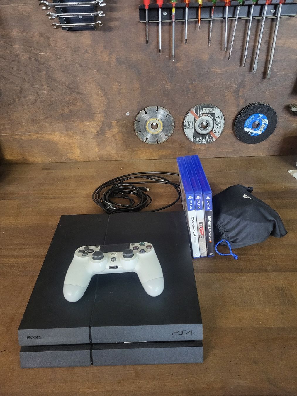Sony Consoles: Playstation 4 PS4 | 3 Games & Headset – D'occasion à Dallenwil par ordnas617