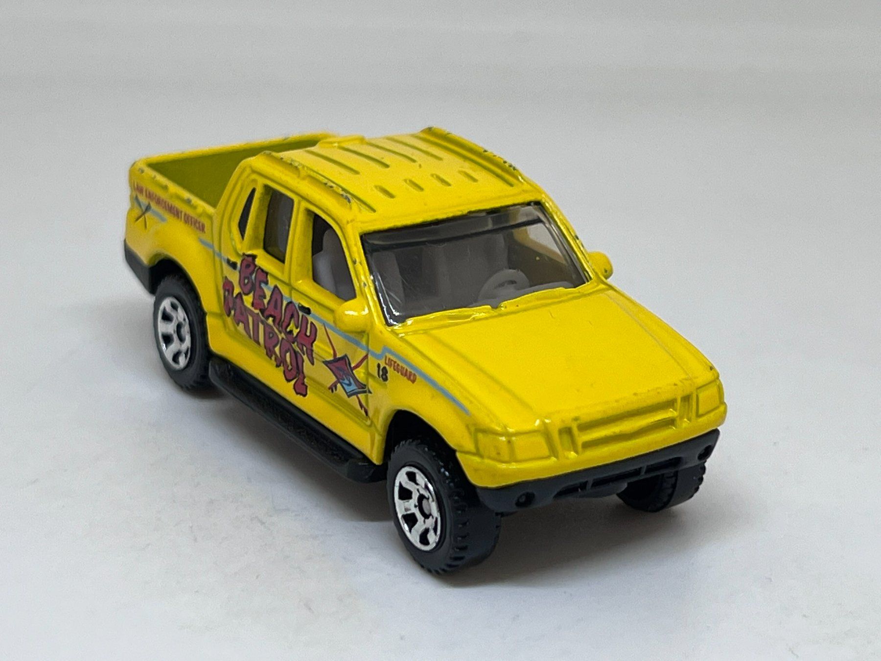 Matchbox Modellini d'auto: Matchbox Ford Explorer Sport Trac #324 – Usato da Wildegg venduto da LaaBoutique