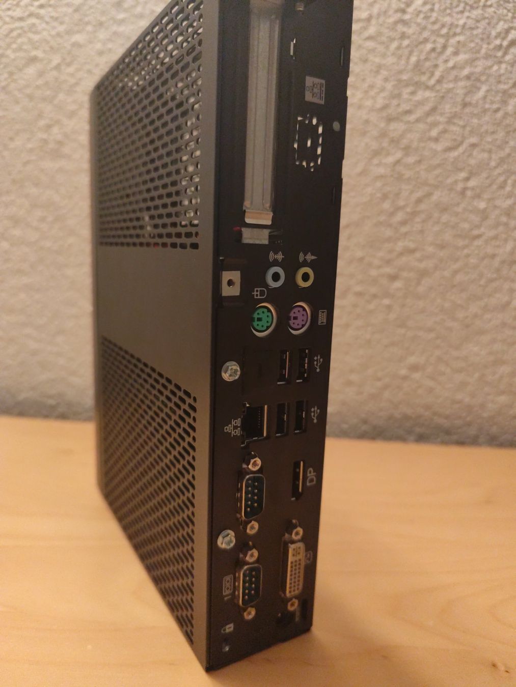Fujitsu PC: Futro S930 Proxmox Barebone - 4 Core / 8 GB RAM / 64 GB SSD – Usato da Mühlehorn venduto da joh_w7pz 1