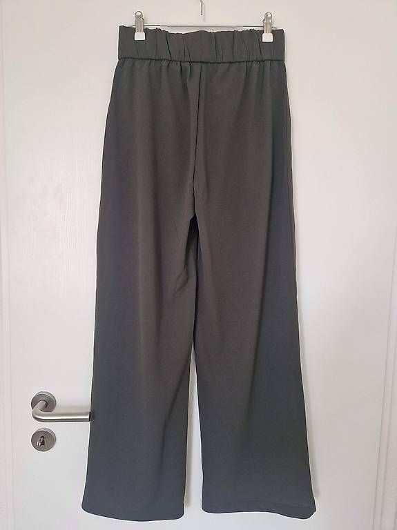 C&A Pantaloni: Hose mit Taschen. Größe S. – Nuovo (secondo la descrizione) da Dübendorf venduto da Olenaaa 2