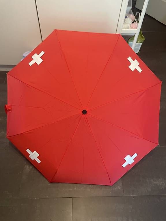 Ombrelli: Rote Regenschirme – Nuovo (secondo la descrizione) da Pratteln venduto da lor_kl7s