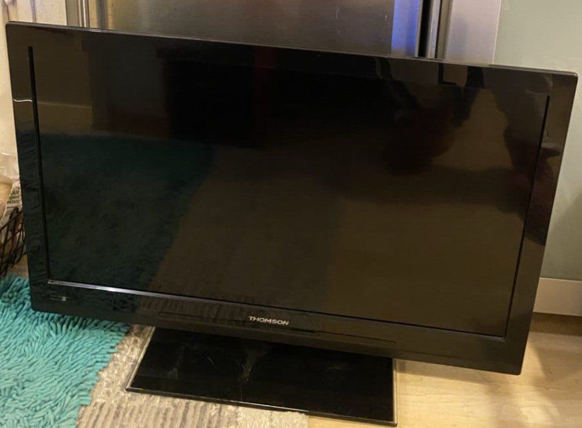 Thomson Televisori: Thomson 32 Zoll Fernseher – Usato da Zürich venduto da jua_dgp8 1