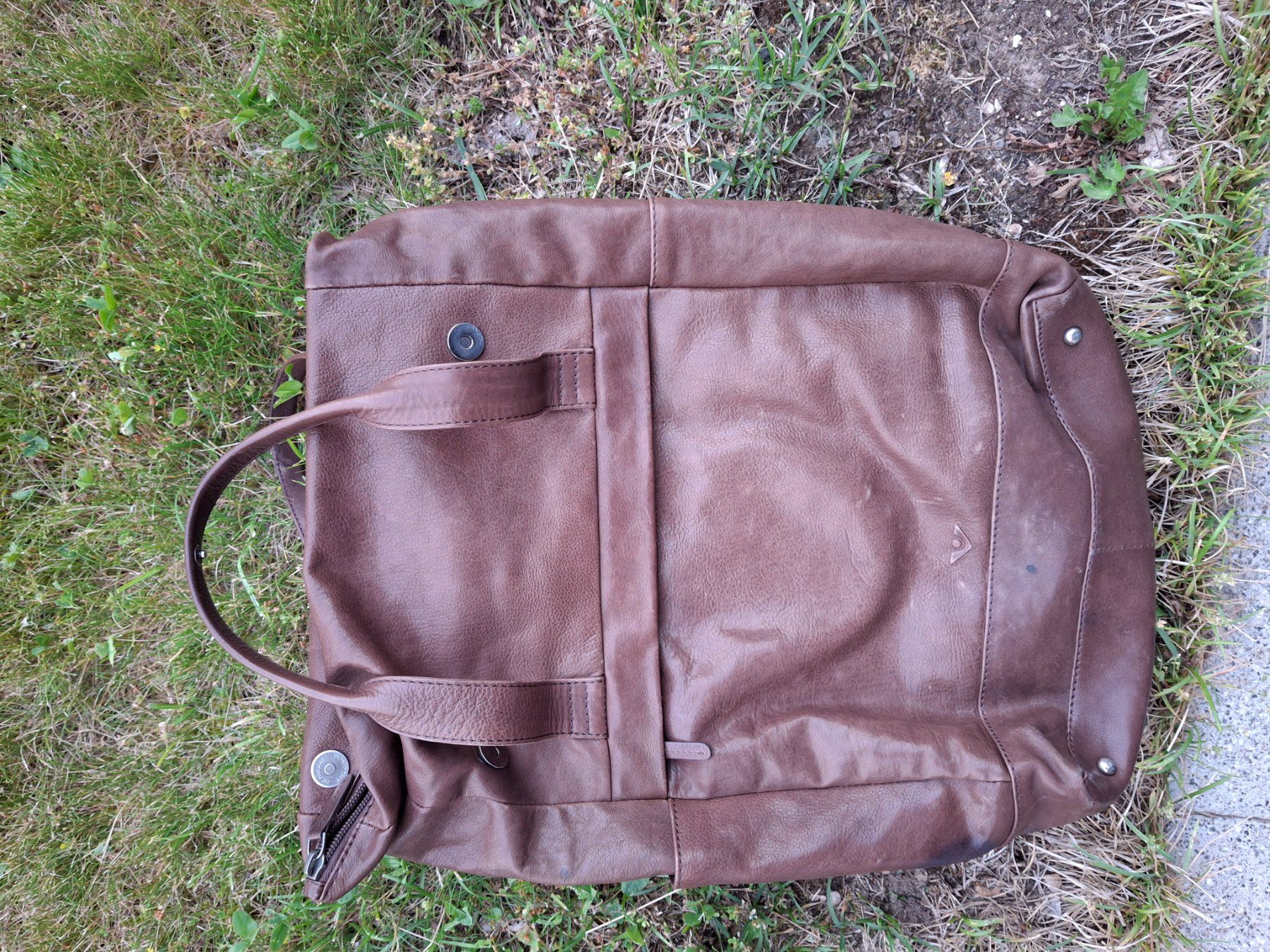 Zaini: Brauner Lederrucksack, kleiner dunkler Fleck – Usato da Unterägeri venduto da spo_2kjh 4